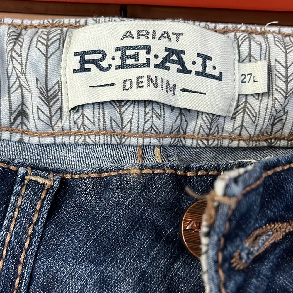 Ariat Blue Boot Cut Jeans with Classic Style and Fading Effect - Picture 5 of 6